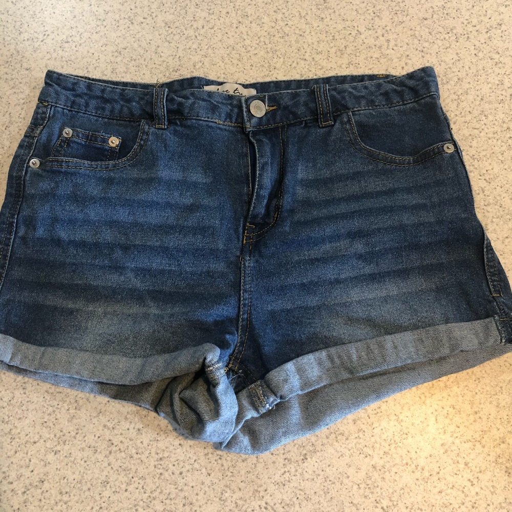 High- waisted shorts